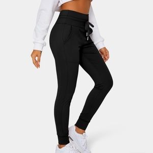 HALARA black joggers